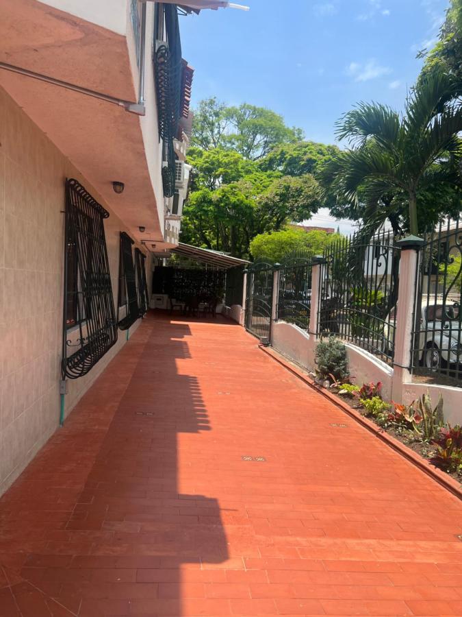 קאלי Casa Hotel Flor Del Valle מראה חיצוני תמונה